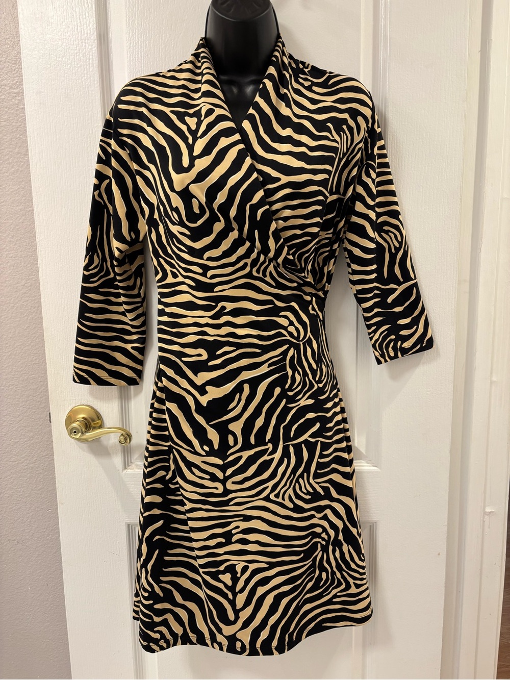 J McLaughlin Catalina Cloth Stretch Faux Wrap Dress Animal Print size S